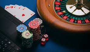 Tampilan Poin Reward parisqq di ponsel